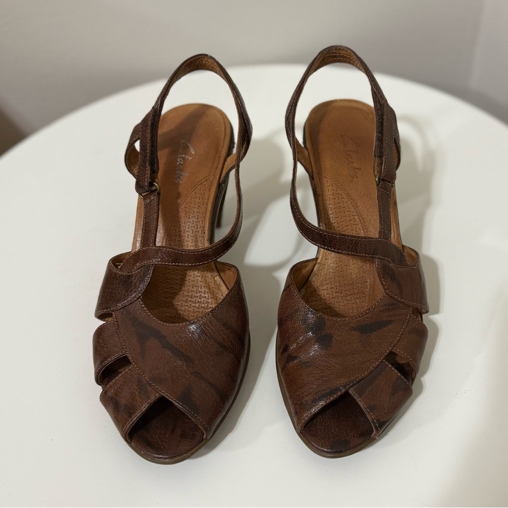 Clark’s Comfort Brown Leather Strappy Women's Sandals